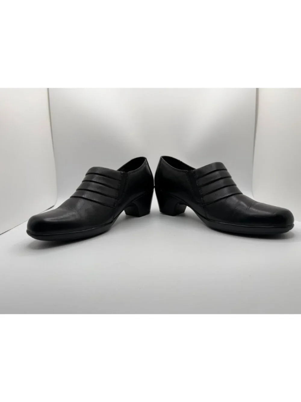 Clarks Loafers Shoes Women 7.5M Black Leather Casual Comfort Slip On Block Heel